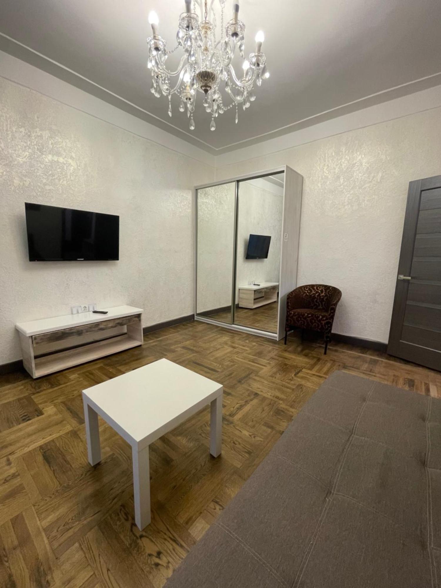 Apartment On Soborna 101 วินนิตซา ภายนอก รูปภาพ